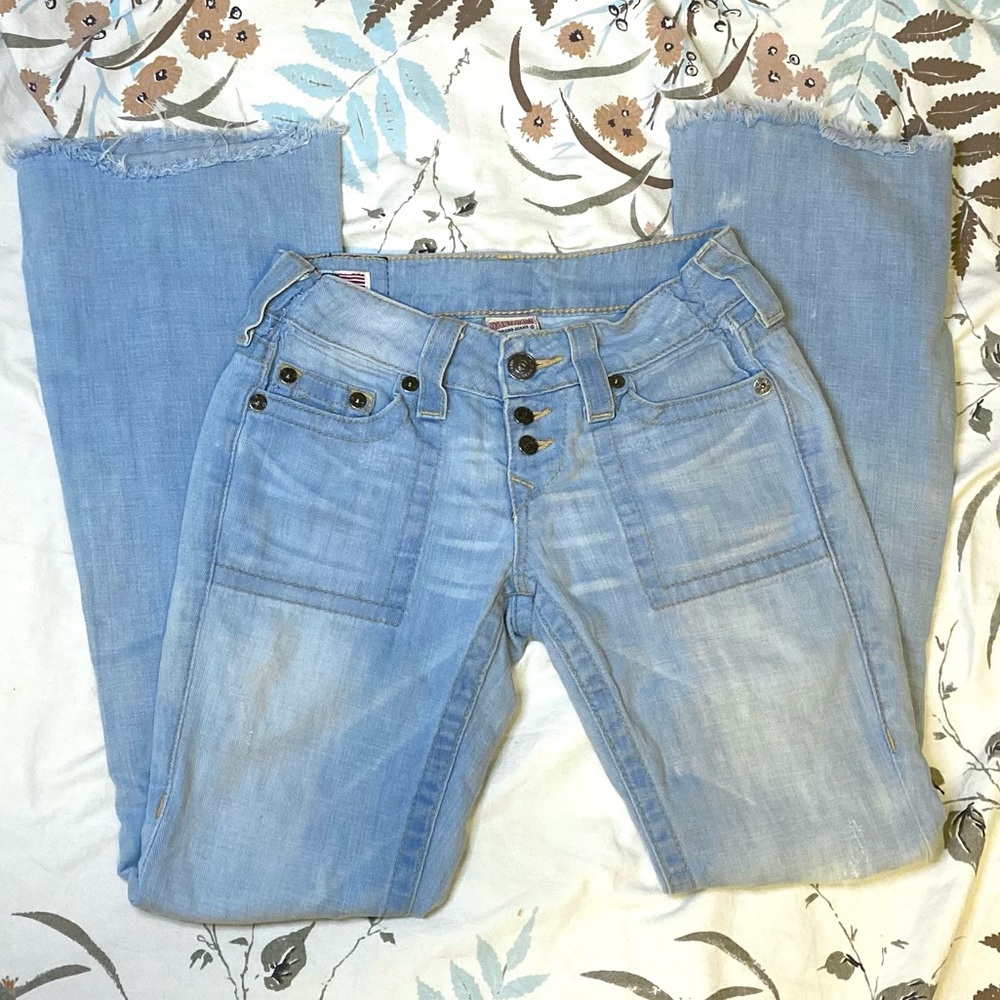 Awesome Distressed mid rise BootcutTrue Religion Light Wash Jeans size 26
